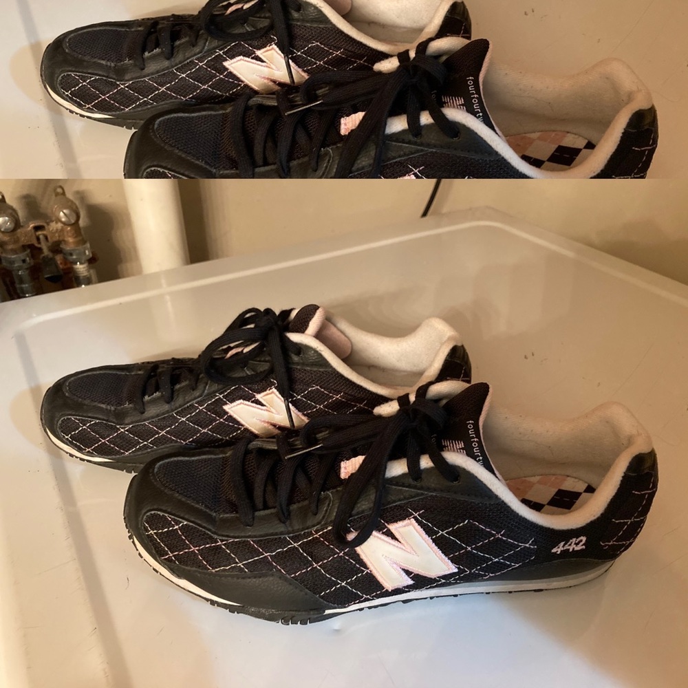 New Balance 442 black w/ pink women’s soccer turf cleats, size 10, fits like 9.5